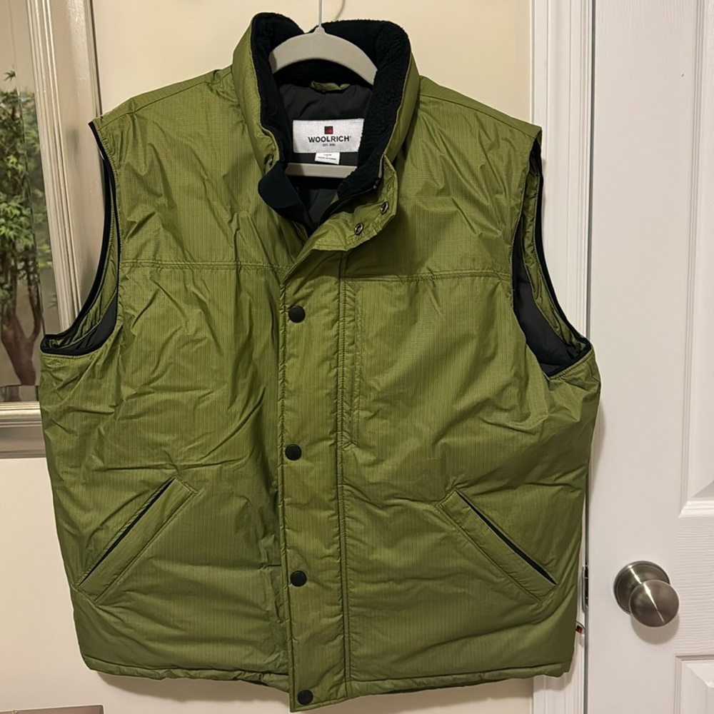 Men’s Woolrich Goose Down Vest Large